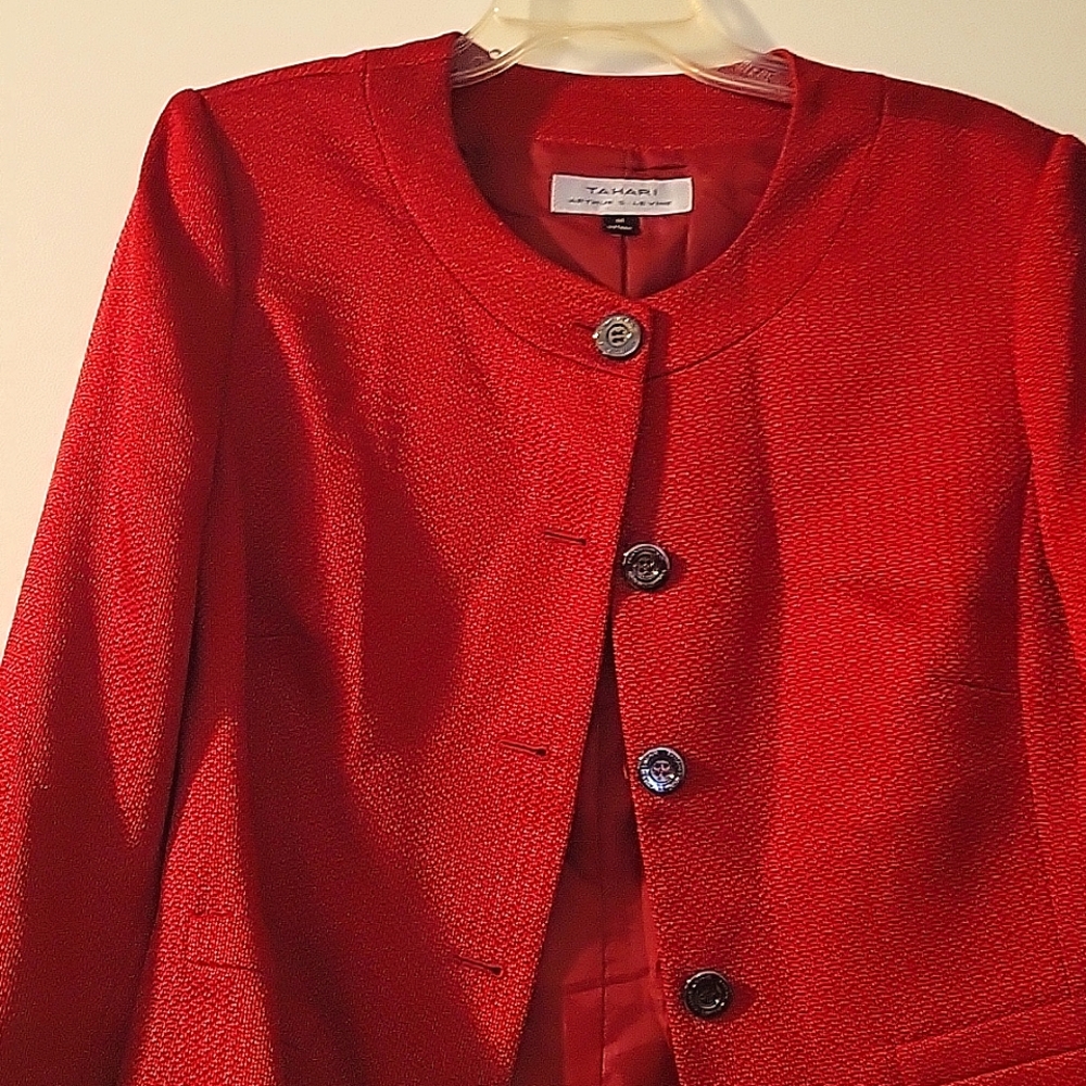 Tahari Women's silk jacket size 14